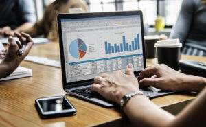 Análise de dados para agentes de crédito: como interpretar seus números e vender mais