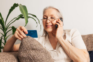 Como trabalhar com microsegmentos: aposentadas, militares e domésticos no crédito consignado