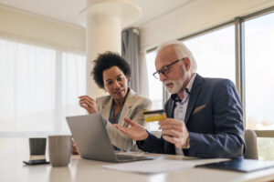 Os riscos do superendividamento no consignado e como prevenir junto ao cliente